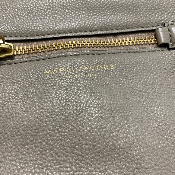 Marc Jacobs Grey Leather Shoulder Bag - Picture 2 of 7